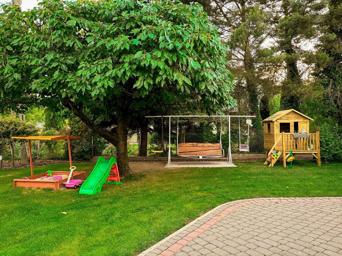 Apartamenty 72 - Agroturystyka Wola Pekoszewska Екстер'єр фото